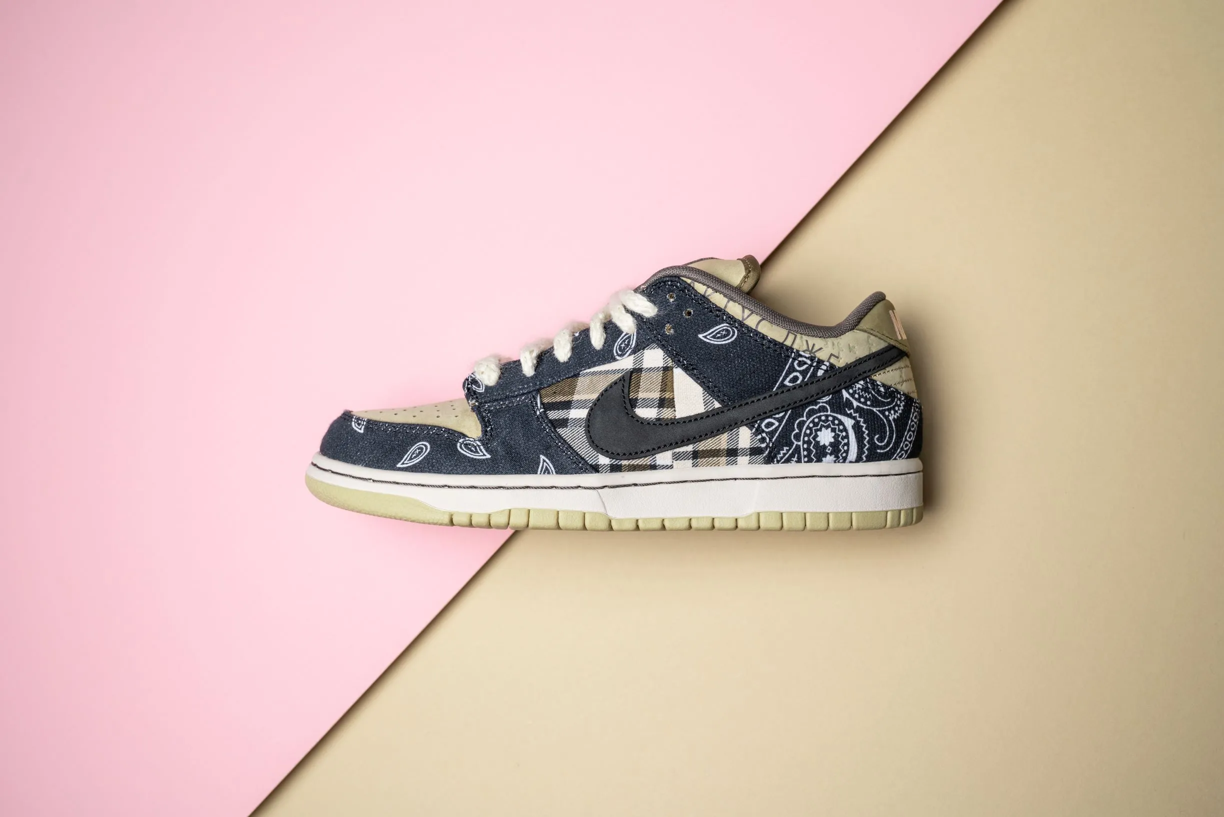 nike-sb-dunk-low-travis-scott-10.jpg